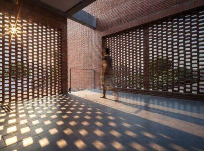 Tạo sức sống cho những mảng tường khô khan thế nào?